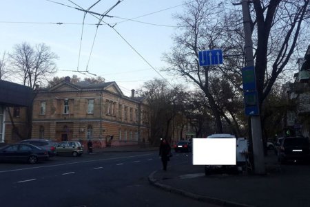 Одесских автолюбителей призывают грамотно перестраиваться во время движения (фото)
