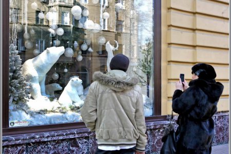 Одесситам напоминают: Новый Год уже отправился в праздничный путь! (фоторепортаж)