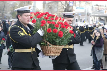 Сегодня в Одессе поминали погибших от Голодомора (фоторепортаж)