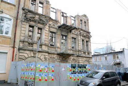 Из исторического центра Одессы многоэтажка «выселит» старые руины (фото)