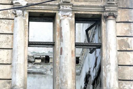 Из исторического центра Одессы многоэтажка «выселит» старые руины (фото)