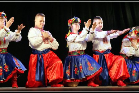 Солнечным детям назначено целебное рандеву у Мамы (фоторепортаж)
