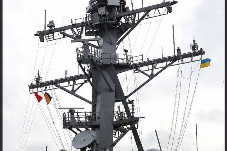 Пару американскому эсминцу в Одессе составил французский фрегат (фоторепортаж)