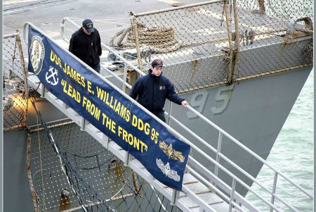 Пару американскому эсминцу в Одессе составил французский фрегат (фоторепортаж)