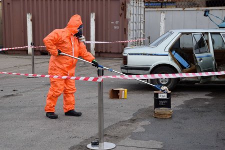 На украинско-молдавской границе пограничники «ликвидировали» утечку химвеществ (фото)