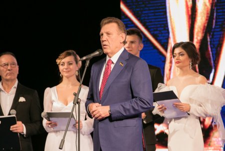 Геннадий Труханов вручил почетные знаки отличия преподавателям и президенту Национального университета «Одесская юридическая академия» (фото)