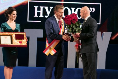 Геннадий Труханов вручил почетные знаки отличия преподавателям и президенту Национального университета «Одесская юридическая академия» (фото)