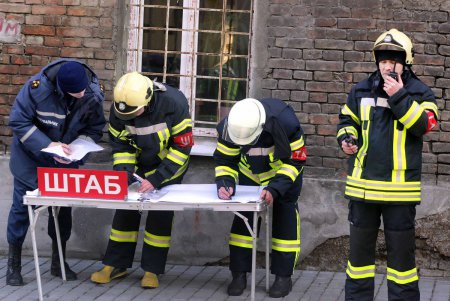 Сегодня в Одессе пожарные «подожгли» Национальную библиотеку (фоторепортаж)