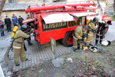 Сегодня в Одессе пожарные «подожгли» Национальную библиотеку (фоторепортаж)