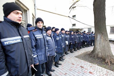 Сегодня в Одессе пожарные «подожгли» Национальную библиотеку (фоторепортаж)