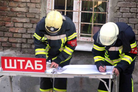 Сегодня в Одессе пожарные «подожгли» Национальную библиотеку (фоторепортаж)