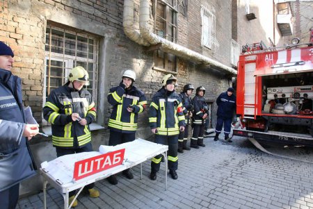 Сегодня в Одессе пожарные «подожгли» Национальную библиотеку (фоторепортаж)