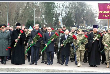 День Вооруженных Сил Украины: одесситы возложили цветы к памятнику Неизвестному матросу (фоторепортаж)