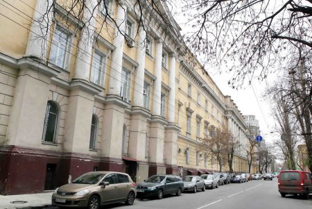 Архитектурный шедевр, обозванный казармой, станет действующим памятником (фоторепортаж) 