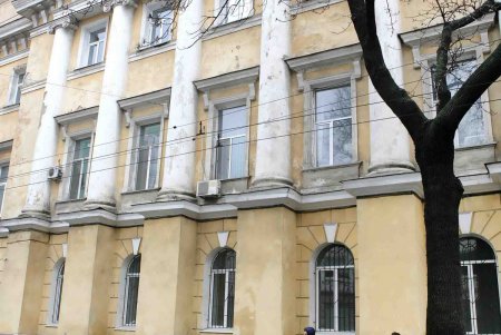 Архитектурный шедевр, обозванный казармой, станет действующим памятником (фоторепортаж) 