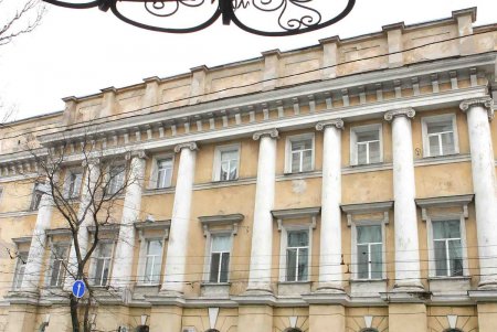 Архитектурный шедевр, обозванный казармой, станет действующим памятником (фоторепортаж) 
