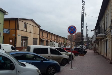 На Архитекторской — новый светофор, а на Косвенной — дорожные указатели (фото)