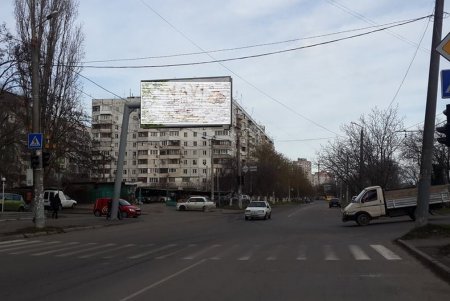 На Архитекторской — новый светофор, а на Косвенной — дорожные указатели (фото)