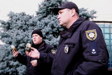 Будущие одесские копы ненадолго окунулись в трудовые последипломные будни (фото)