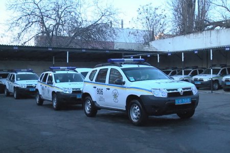Будущие одесские копы ненадолго окунулись в трудовые последипломные будни (фото)
