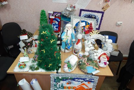 Школьники из Измаильского района изготовили для конкурса 232 новогодних сувенира (фото)