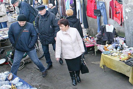 Торговцы заполонили наземно-подземные окрестности «Привоза» (фоторепортаж)