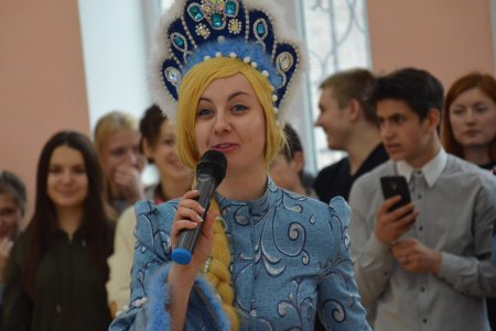 Школьники микрорайона «Хаджибейский» в День святого Николая увидели научные чудеса (фото)