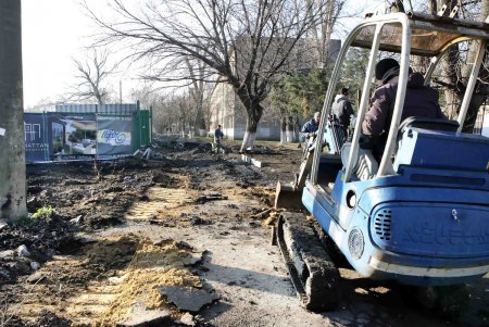 На площади Толбухина реализуют Манхэттен по-одесски (фоторепортаж)