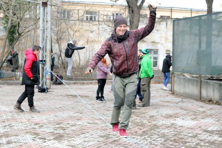 «Освобожденный» Летний театр готовится к новогодней жизни (фоторепортаж)