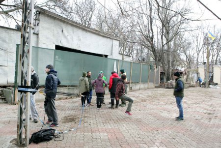 «Освобожденный» Летний театр готовится к новогодней жизни (фоторепортаж)