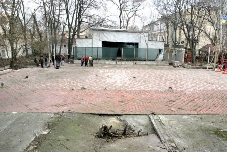 «Освобожденный» Летний театр готовится к новогодней жизни (фоторепортаж)