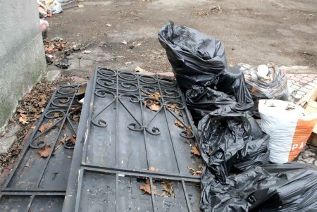 «Освобожденный» Летний театр готовится к новогодней жизни (фоторепортаж)