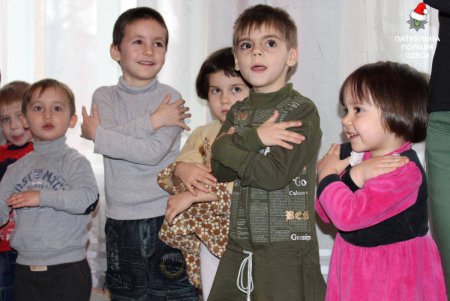 Одесские полицейские превратились в добрых волшебников (фото)