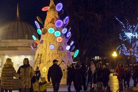 На Европейское Рождество одесситы лакомились сладкой елкой (фото) 