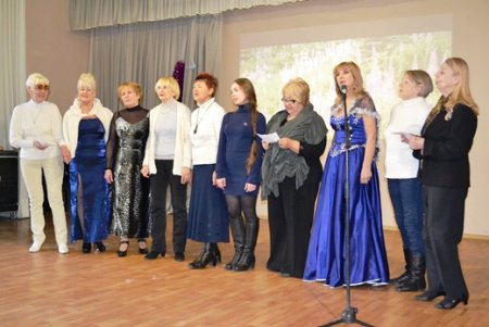 Одесские студенты-пенсионеры «съездили» на новогодний карнавал (фото)  