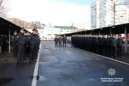 Патрульная полиция Одессы приняла новогоднее пополнение (фото)