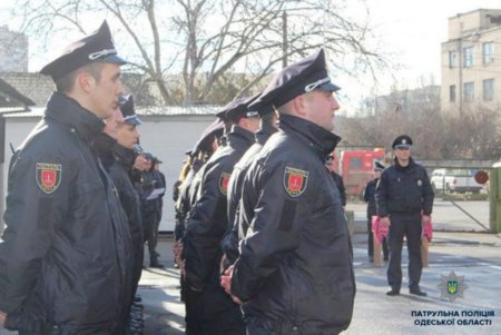 Патрульная полиция Одессы приняла новогоднее пополнение (фото)