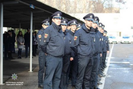 Патрульная полиция Одессы приняла новогоднее пополнение (фото)
