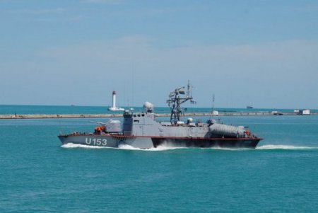 Накануне Нового года военные моряки задержали морских контрабандистов (фото)