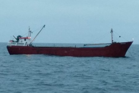 Накануне Нового года военные моряки задержали морских контрабандистов (фото)