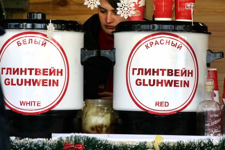 На Приморском бульваре работает рождественская ярмарка (фоторепортаж)