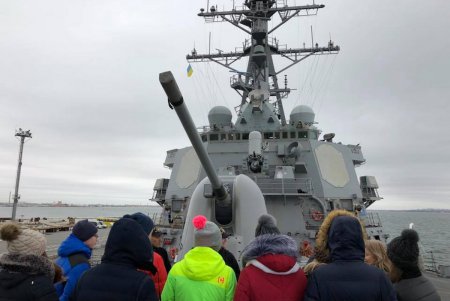 Воспитанники одесского интерната на время стали американскими военными моряками (фото) 