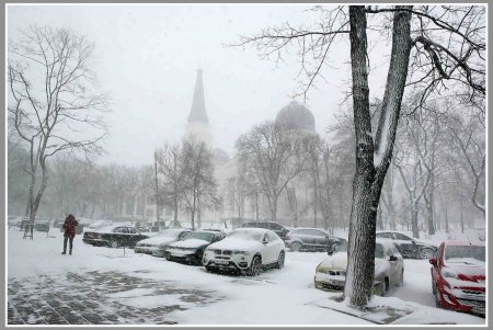 Одесса пережила первое наступление зимней стихии (фоторепортаж)