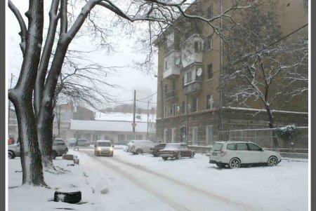 Одесса пережила первое наступление зимней стихии (фоторепортаж)