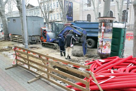 На Ришельевской продолжается капремонт тротуаров  (фоторепортаж)