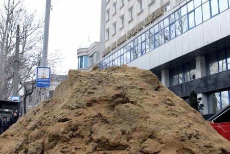 На Ришельевской продолжается капремонт тротуаров  (фоторепортаж)