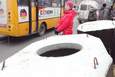 На Ришельевской продолжается капремонт тротуаров  (фоторепортаж)