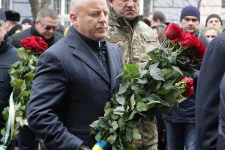Одесситы почтили память погибших в бою под Крутами (фоторепортаж)