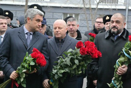 Одесситы почтили память погибших в бою под Крутами (фоторепортаж)