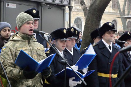 Одесситы почтили память погибших в бою под Крутами (фоторепортаж)